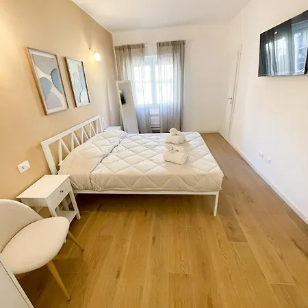Apartment Miliu Tuscolana Metro Lucio Sestio Rom